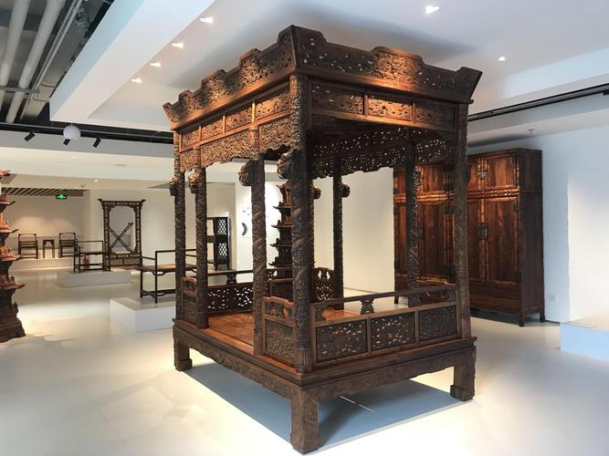 竹节纹冰箱,云龙纹架子床,琵琶椅,快来看中国古典家具有多美